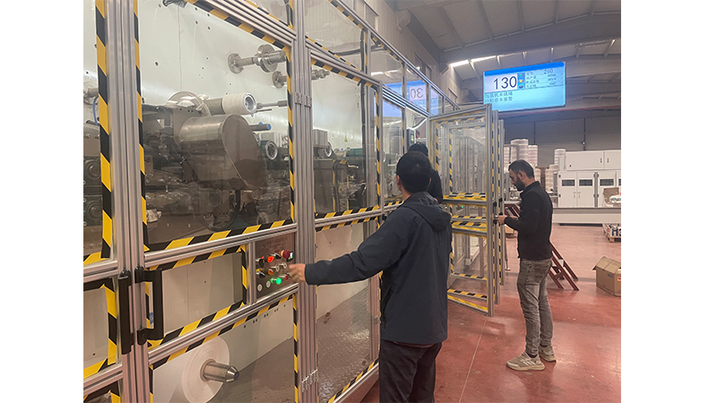 ماشین آلات RX با موفقیت دستگاه نوار بهداشتی را برای مشتری ترکیه ای نصب کرد